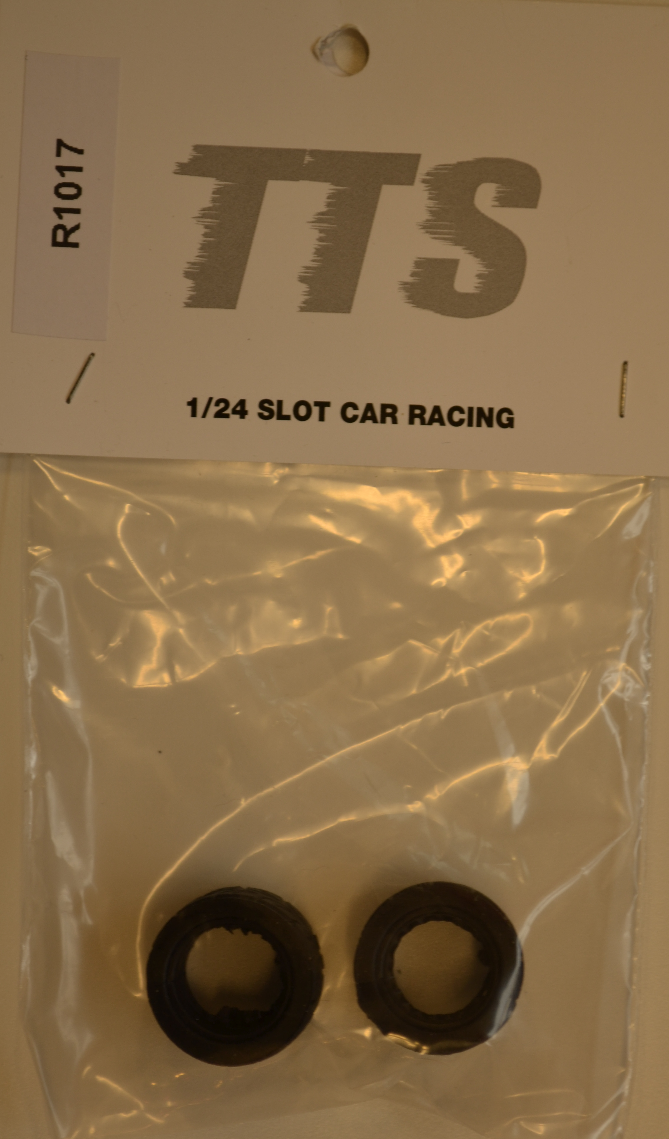 R1017 TTS Rear rubber tires for Escort MK1 type "d" shore 25