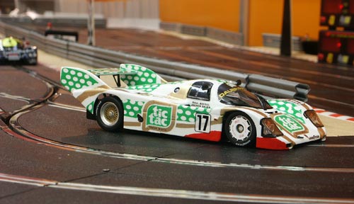 42-SICA17A Porsche Tic Tac 962C KH - #17