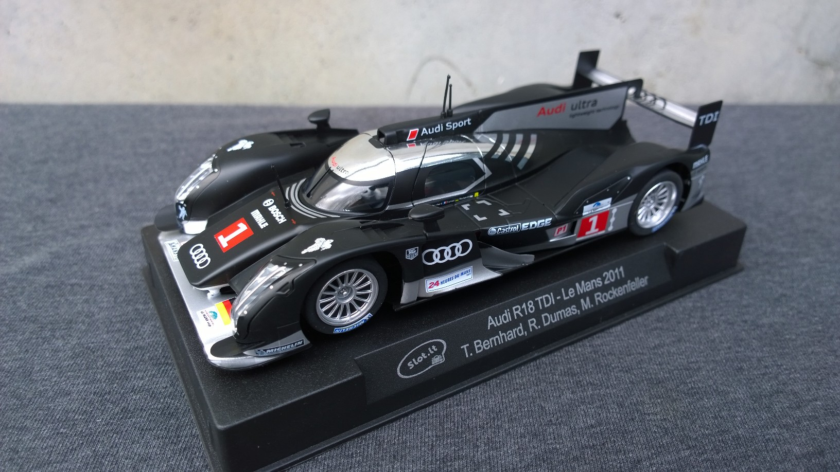 SICA24b  Audi R18 TDI #1  2011 Le Mans